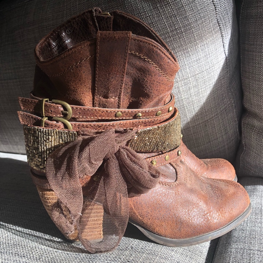 SOLD Brown booties